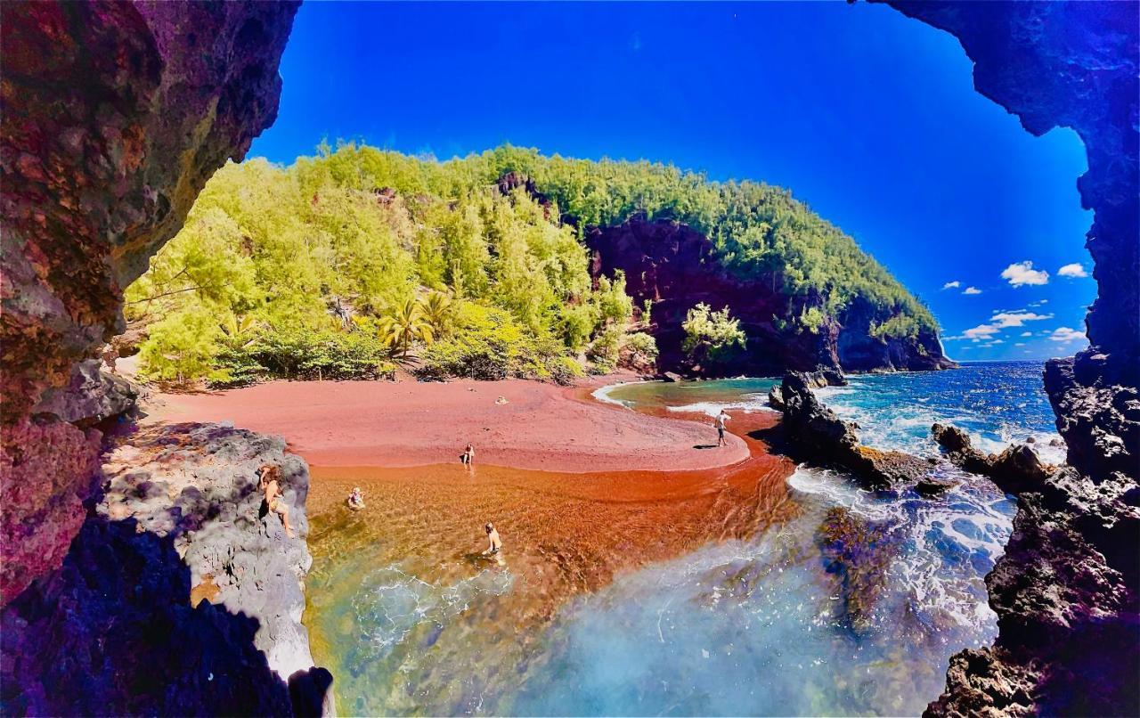 Explore Maui'S Diverse Campgrounds And Uncover The Island'S Beauty From Fresh Perspectives Every Day As You Journey With Aloha Glamp'S Great Jeep Equipped With A Rooftop Tent Пайа Екстериор снимка